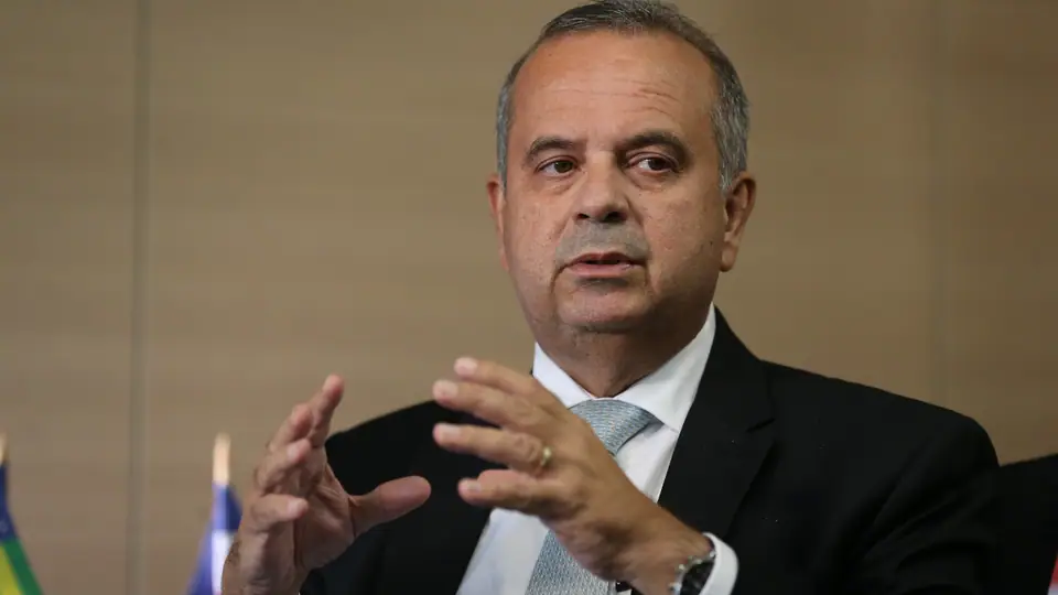 Senador Rogério Marinho participa de programa de rádio