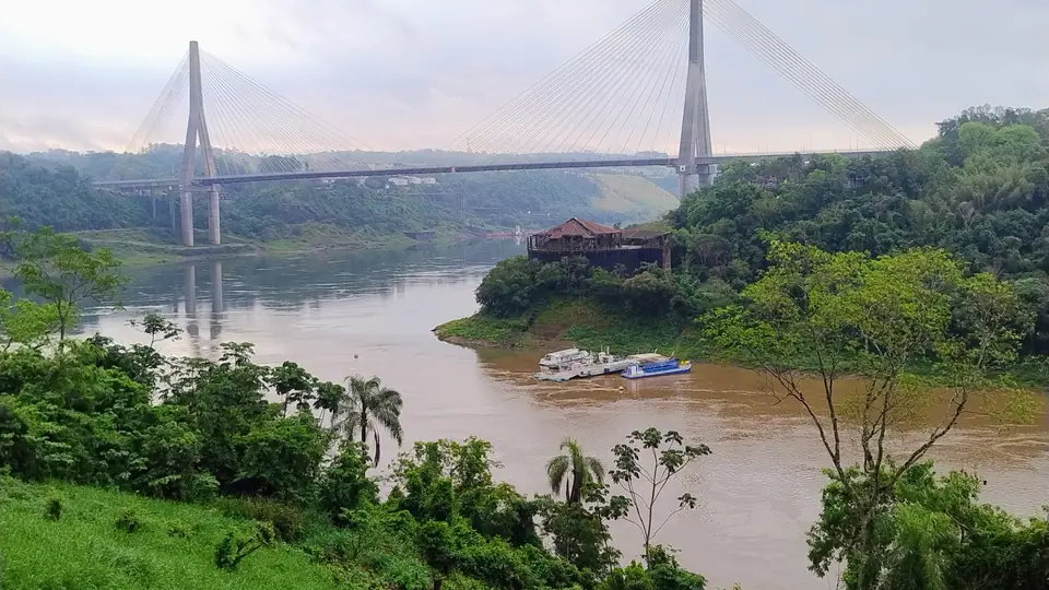 Ponte da Integração entre Brasil e Paraguai vista a partir da Argentina