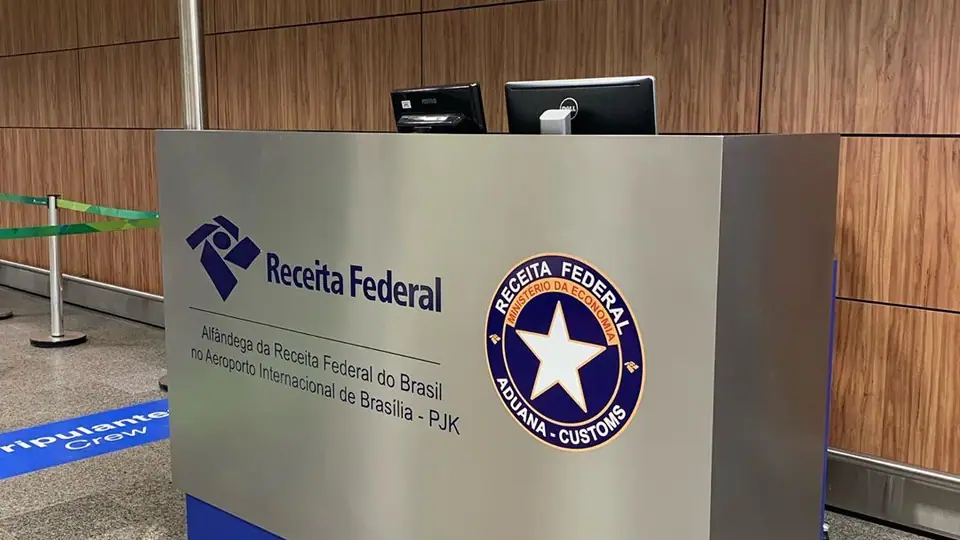 Fachada de prédio da Receita Federal do Brasil